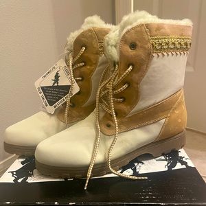 Women’s Khombu Tamarack Style 4472 hiking snow winter outdoor boots size 10